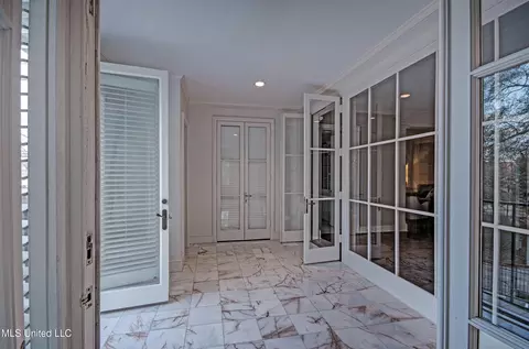 Entry Way - 1200 Meadowbrook Rd #24, Jackson, MS 39206 photo 4 of 5