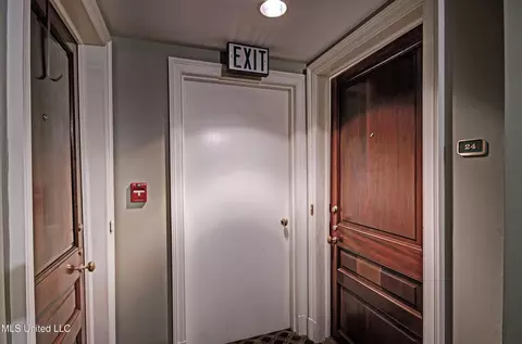 Entry Way - 1200 Meadowbrook Rd #24, Jackson, MS 39206 photo 1 of 5