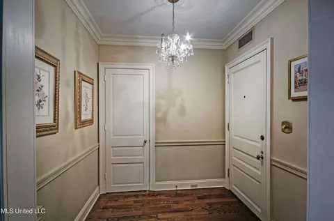 Entry Way - 1200 Meadowbrook Rd #24, Jackson, MS 39206 photo 3 of 5