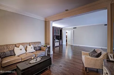Living - 1200 Meadowbrook Rd #24, Jackson, MS 39206 photo 7 of 7