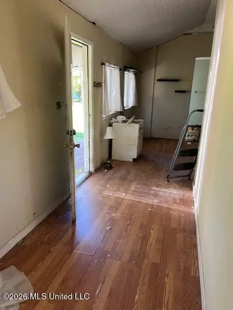 Entry Way - 489 Peyton Rd, Coldwater, MS 38618 photo 2 of 2