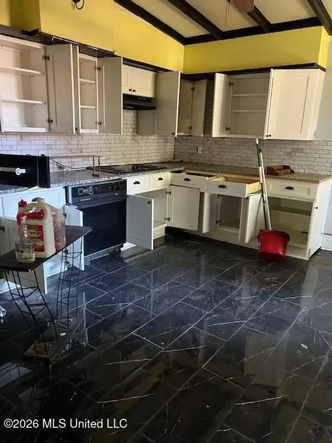 Kitchen - 489 Peyton Rd, Coldwater, MS 38618 photo 1 of 2