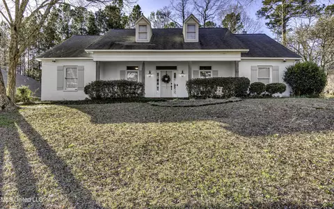 551 Cliffview Dr, Brandon, MS 39047