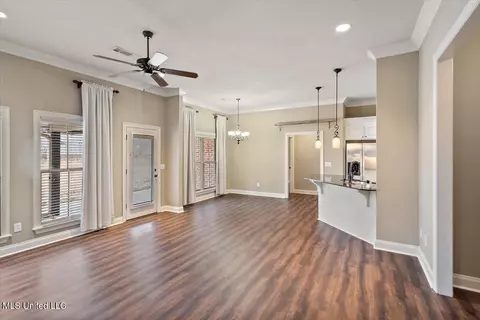 Living - 529 Willow Valley Cir, Brandon, MS 39047 photo 2 of 2