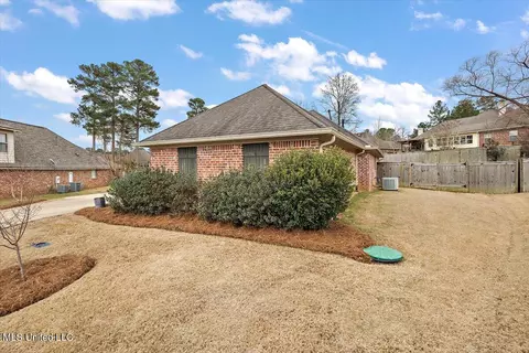 Exterior - 529 Willow Valley Cir, Brandon, MS 39047 photo 2 of 8