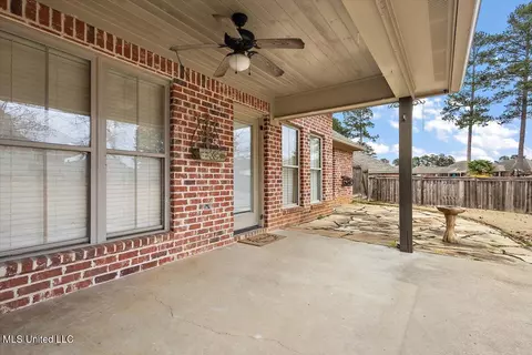 Exterior - 529 Willow Valley Cir, Brandon, MS 39047 photo 4 of 8