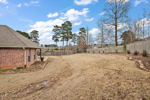 Exterior - 529 Willow Valley Cir, Brandon, MS 39047 photo 6 of 8