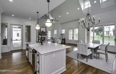 Dining - 624 Big Valley Loop, Flowood, MS 39232 photo 2 of 4