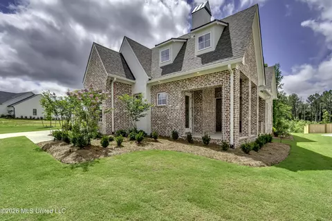 Exterior - 624 Big Valley Loop, Flowood, MS 39232 photo 5 of 13