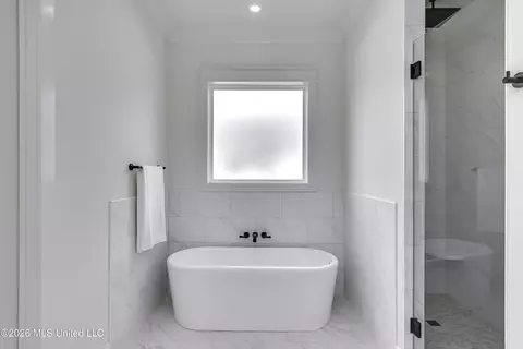 Bath - 624 Big Valley Loop, Flowood, MS 39232 photo 5 of 11