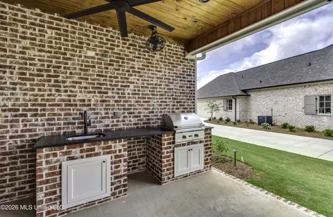 Exterior - 624 Big Valley Loop, Flowood, MS 39232 photo 10 of 13