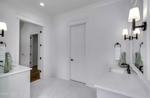 Bath - 624 Big Valley Loop, Flowood, MS 39232 photo 3 of 11