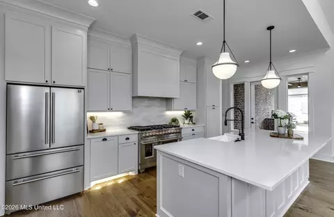 Kitchen - 624 Big Valley Loop, Flowood, MS 39232 photo 2 of 6