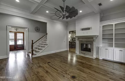 Living - 106 Normandy Ct, Madison, MS 39110 photo 2 of 3