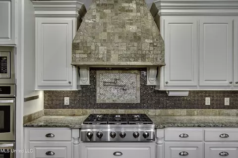 Kitchen - 106 Normandy Ct, Madison, MS 39110 photo 4 of 5