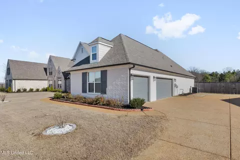 Exterior - 372 Fawn Grove Trl, Hernando, MS 38632 photo 3 of 5