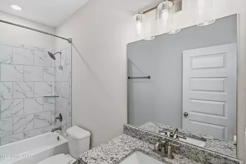 Bath - 372 Fawn Grove Trl, Hernando, MS 38632 photo 3 of 5