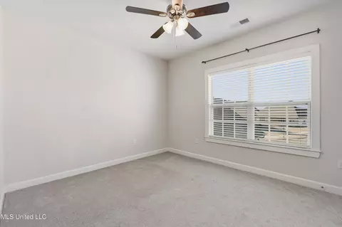 Bedroom - 372 Fawn Grove Trl, Hernando, MS 38632 photo 3 of 5