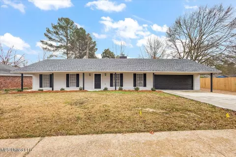 1502 Hawthorne Pl, Clinton, MS 39056