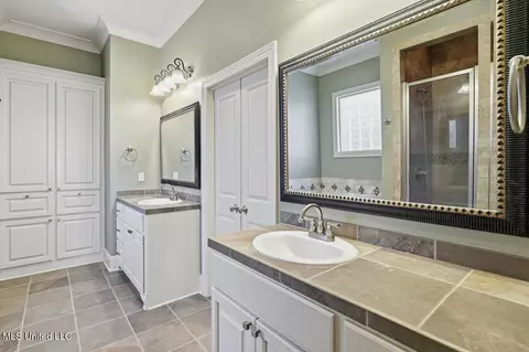 Bath - 134 Hampton Chase, Madison, MS 39110 photo 2 of 4