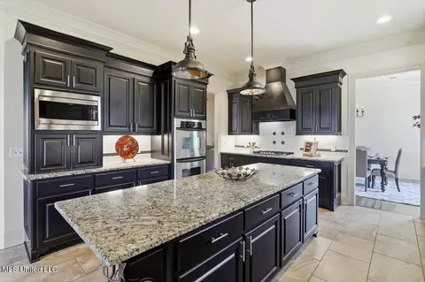 Kitchen - 134 Hampton Chase, Madison, MS 39110 photo 4 of 6