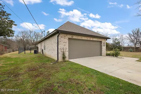 3175 Stark Dr, Pearl, MS 39208 photo 2