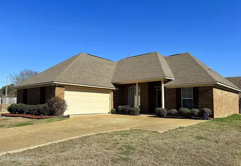 Exterior - 104 Northwind Dr, Madison, MS 39110 photo 2 of 4