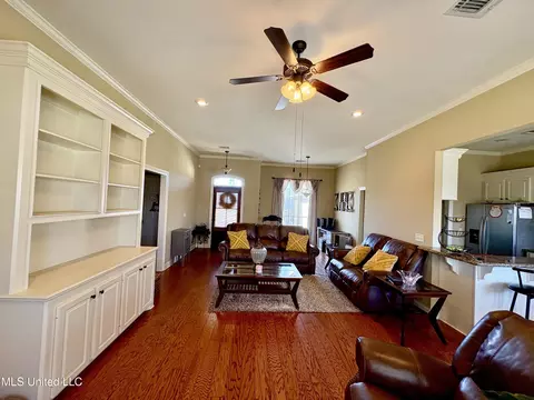 Living - 104 Northwind Dr, Madison, MS 39110 photo 2 of 2