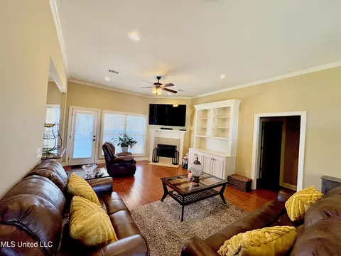 Living - 104 Northwind Dr, Madison, MS 39110 photo 1 of 2