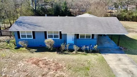 109 Billy Byrd Dr, Clinton, MS 39056