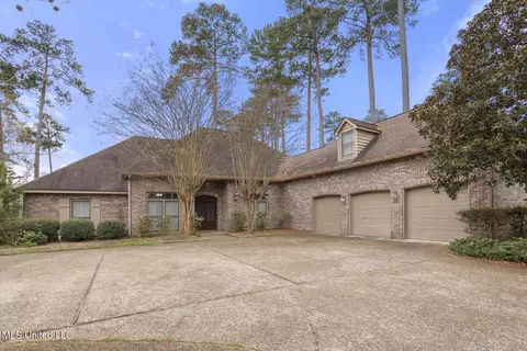 602 Janson Ct, Ridgeland, MS 39157