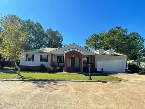 112 Ashwood Dr, Starkville, MS 39759