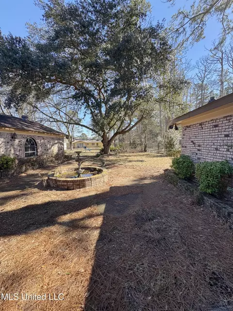 Exterior - 980 Royal Oak Dr, Jackson, MS 39209 photo 6 of 6