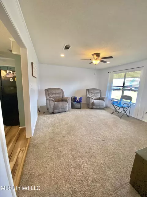 Living - 2221 Highway 63, Lucedale, MS 39452 photo 2 of 3