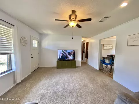 Living - 2221 Highway 63, Lucedale, MS 39452 photo 3 of 3