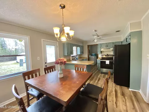 Dining - 2221 Highway 63, Lucedale, MS 39452 photo 4 of 4