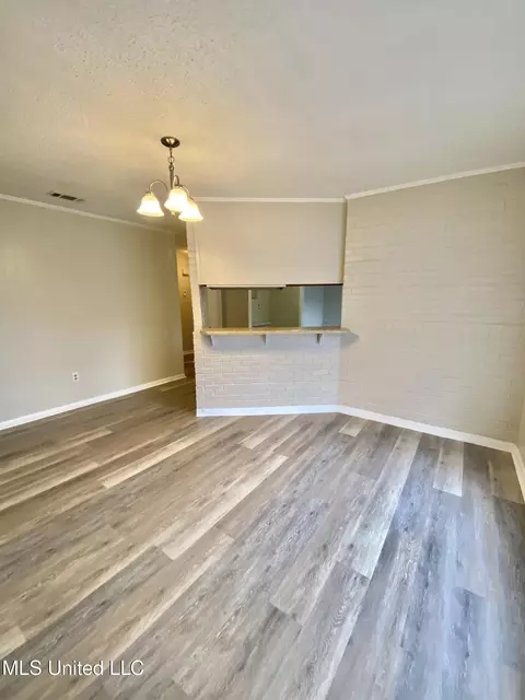 Living - 4316 Knowlcrest Dr, Moss Point, MS 39562 photo 6 of 7