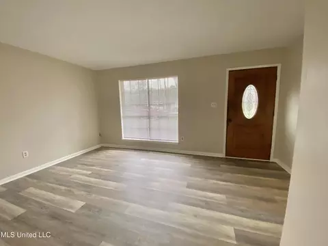 Living - 4316 Knowlcrest Dr, Moss Point, MS 39562 photo 1 of 7