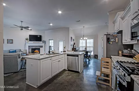 Kitchen - 247 Hemingway Cir, Canton, MS 39046 photo 2 of 2