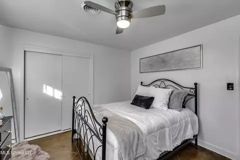 Bedroom - 1429 E Northside Dr, Jackson, MS 39211 photo 1 of 6