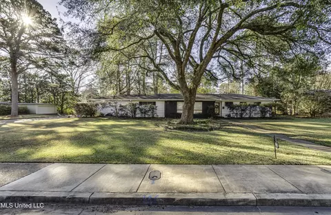1429 E Northside Dr, Jackson, MS 39211