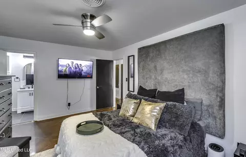 Bedroom - 1429 E Northside Dr, Jackson, MS 39211 photo 3 of 6