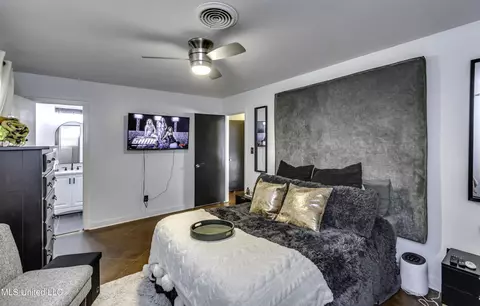 Bedroom - 1429 E Northside Dr, Jackson, MS 39211 photo 4 of 6