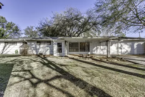 Exterior - 1429 E Northside Dr, Jackson, MS 39211 photo 4 of 6