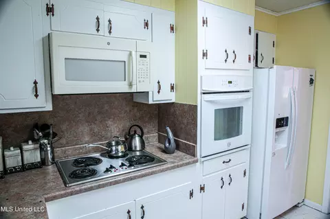 Kitchen - 480 Universal St, Mccomb, MS 39648 photo 1 of 5