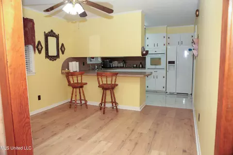 Dining - 480 Universal St, Mccomb, MS 39648 photo 1 of 1