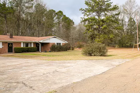 Exterior - 480 Universal St, Mccomb, MS 39648 photo 4 of 5