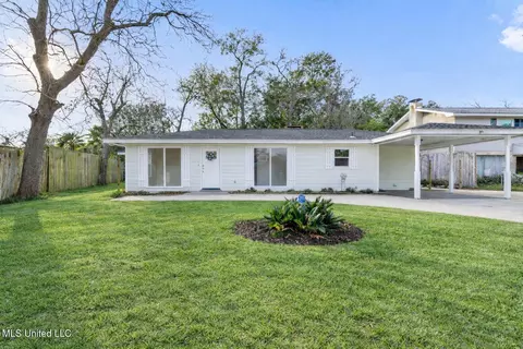 122 Carroll Ave, Long Beach, MS 39560