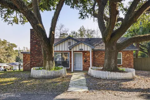 1003 Cecille St, Gulfport, MS 39501