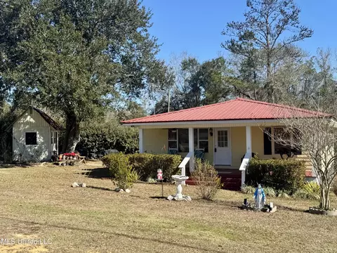 10418 Edwin Ladner Rd, Pass Christian, MS 39571